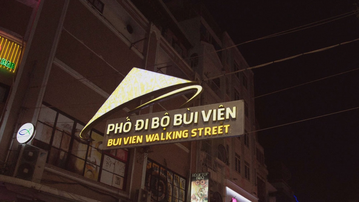 Phố đi bộ Bùi Viện (phường Phạm Ngũ Lão, Quận 1) là nơi tập trung nhiều quán bar về đêm