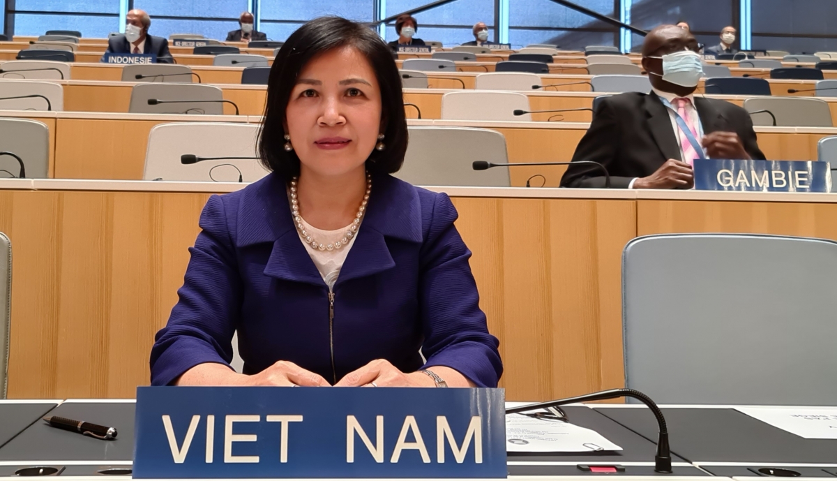 Trưởng đoàn Việt Nam, Đại sứ Lê Thị Tuyết Mai tại Phiên khai mạc.