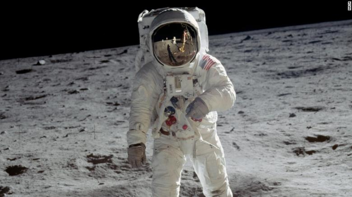 NASA có kế hoạch đưa người phụ nữ đầu tiên lên Mặt Trăng vào năm 2024. Ảnh: CNN