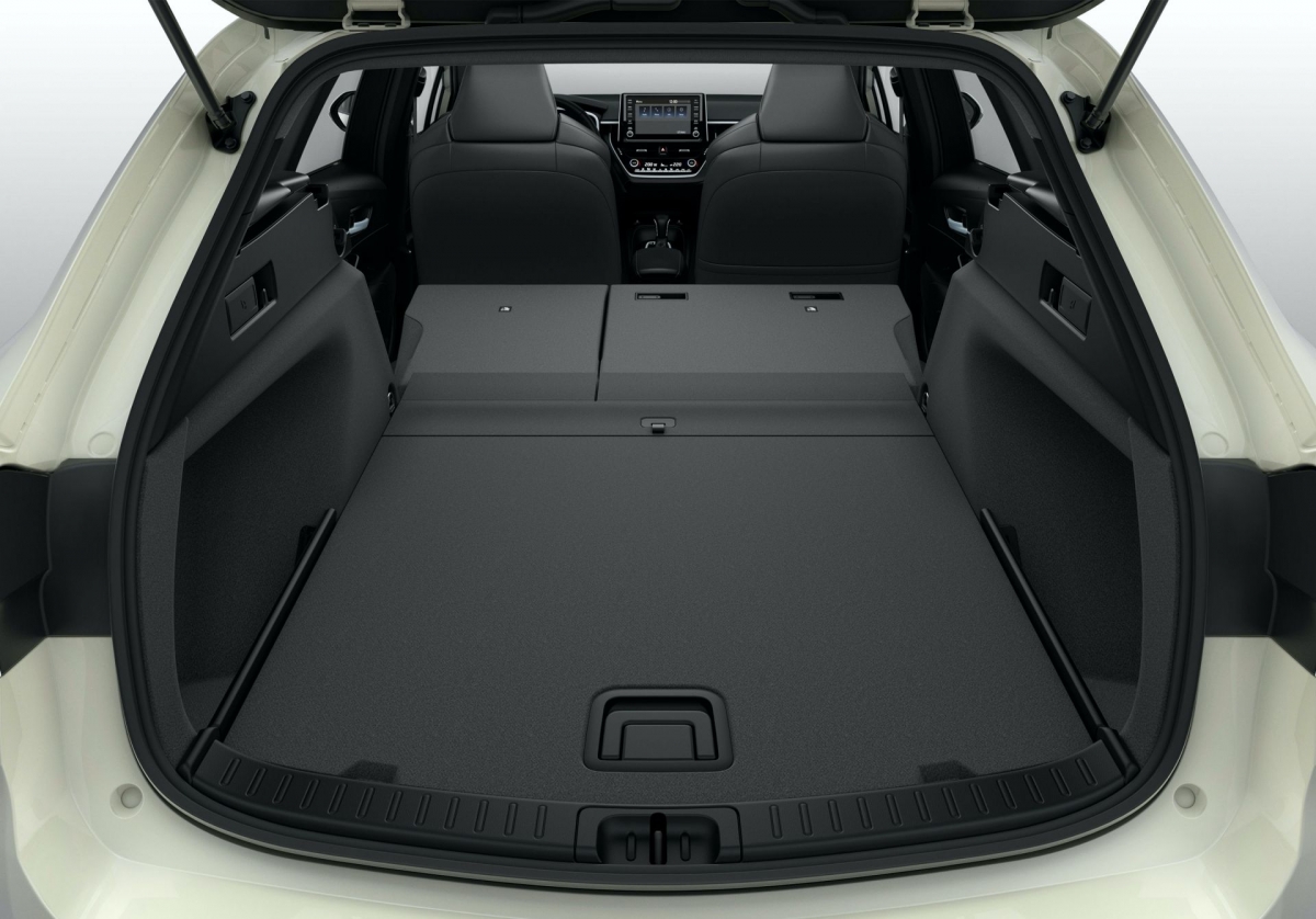 Quan trọng nhất là lượng khí thải CO2 chỉ đạt ở mức 99g/km với chu kỳ WLTP.