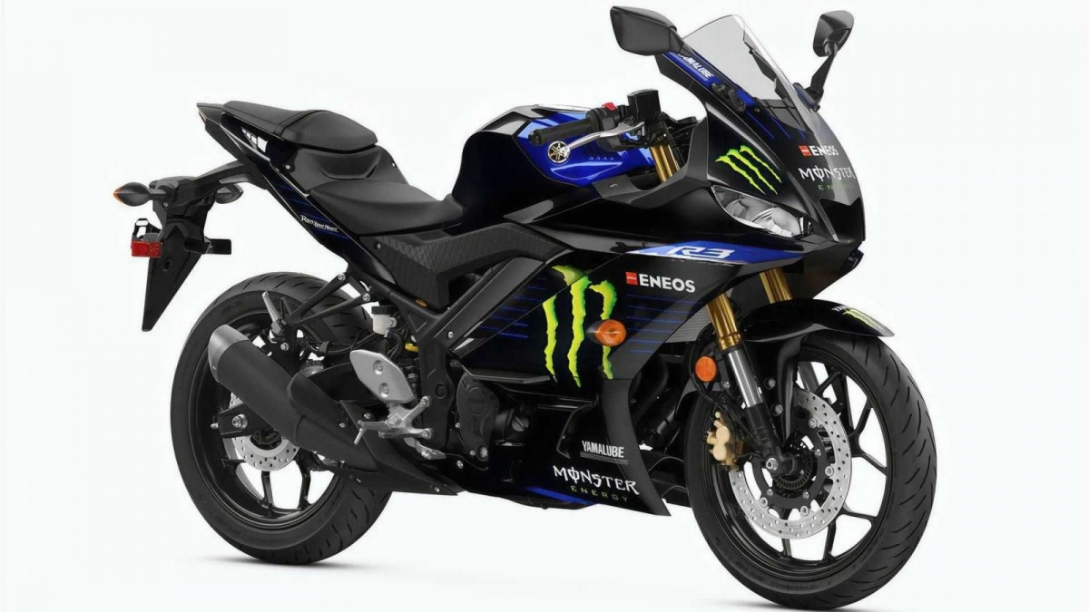 Yamaha không làm thay đổi thiết kế của chiếc R3 mới. Yên xe thể thao, đuôi xe nâng cao và hệ thống ống xả vẫn được duy trì mà không có bất kỳ thay đổi nào.