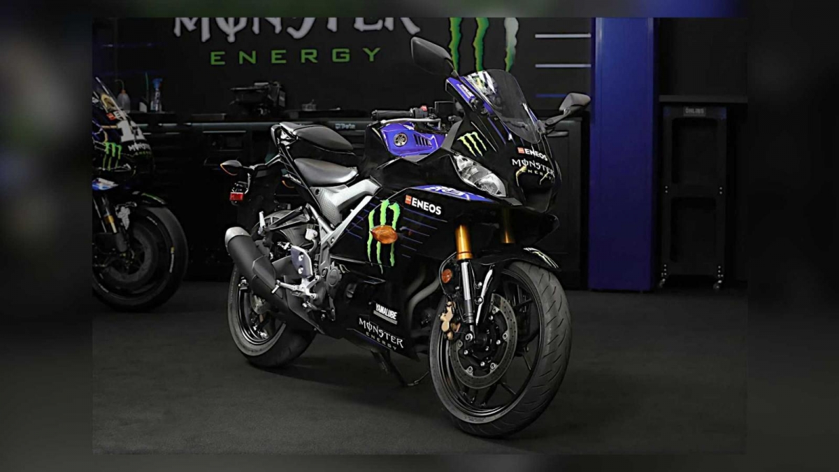 Kể cả đối với những người có gu thẩm mỹ cầu kỳ về xe máy thì chiếc Yamaha YZF-R3 phiên bản Monster Energy MotoGP cũng sẽ làm họ hài lòng. Chiếc xe này cũng sẽ hấp dẫn đối với những người hâm mộ của MotoGP đặc biệt với những fan của Valentino Rossi - người từng vô địch nhiều lần giải đua.