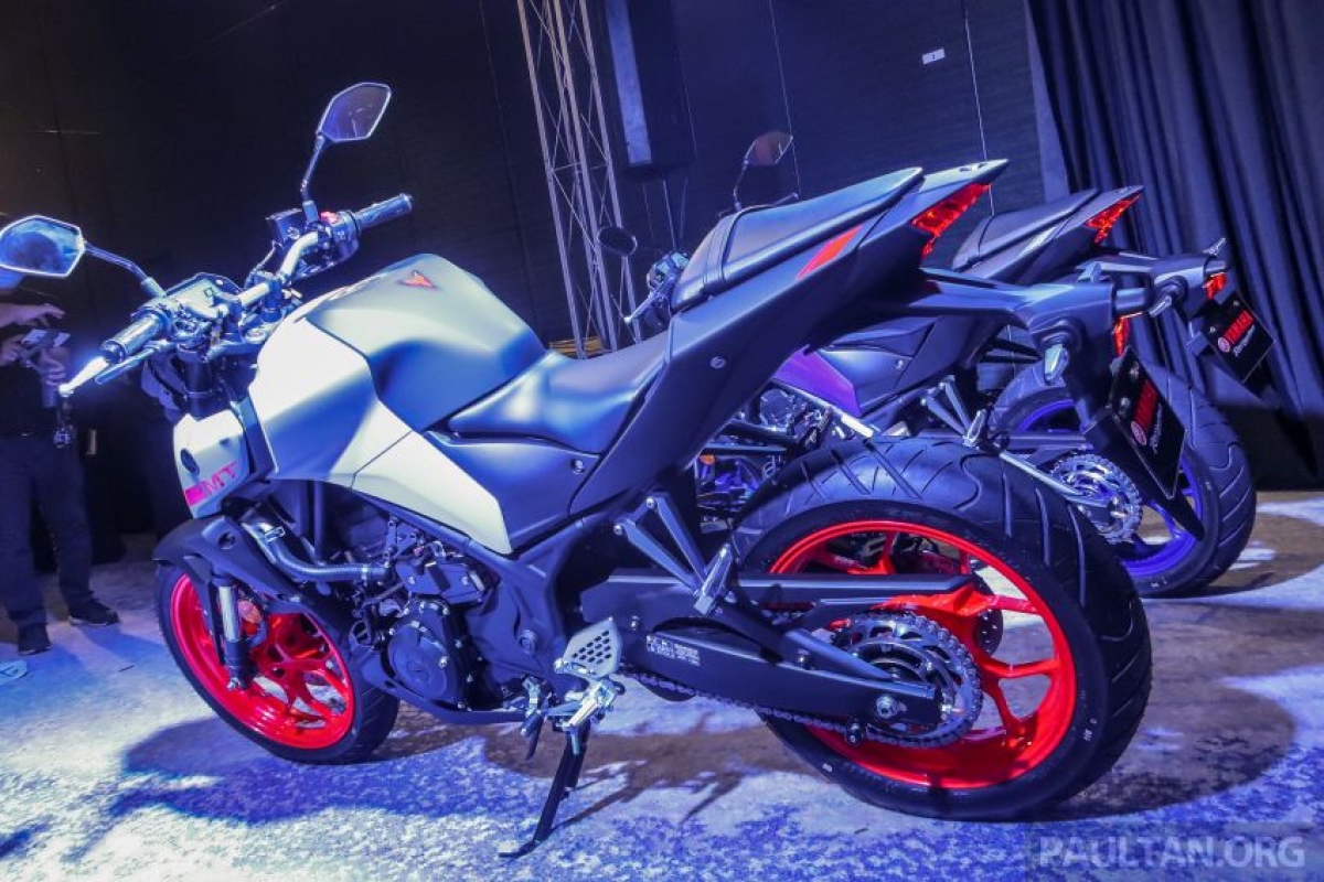 Với chủ đề “Bóng tối” của dòng MT, chiếc Yamaha MT-25 được mệnh danh là “Rush of Darkness” (Tạm dịch là "Màn đêm vội vã").