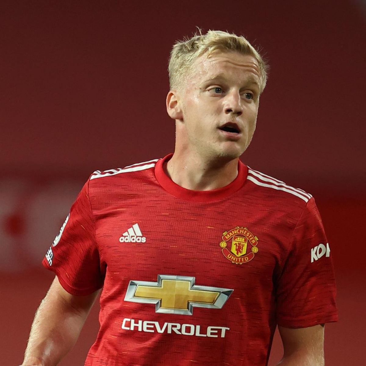 Tiền vệ: Van De Beek