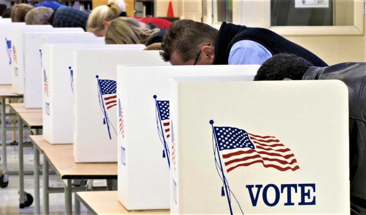 Cuộc đối đầu Trump-Biden năm 2020 được dự báo sẽ rất kịch tính; Nguồn: i2.cdn.turner.com