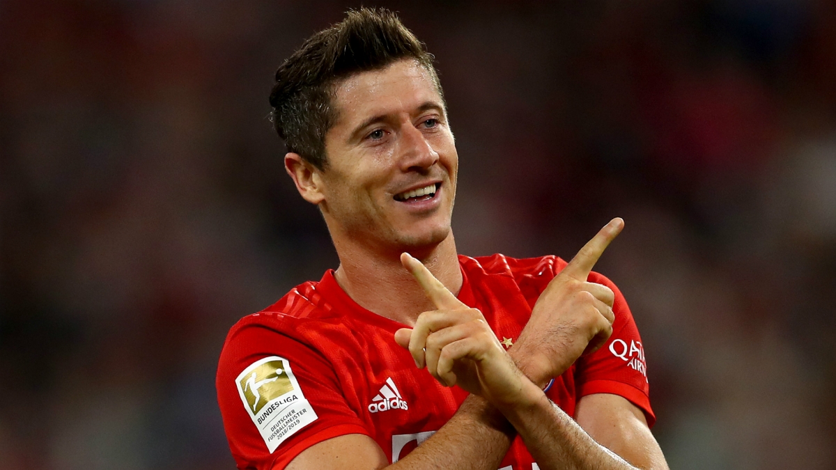 4. Robert Lewandowski (32 tuổi - Bayern Munich) | Giá chuyển nhượng 50 triệu Euro.