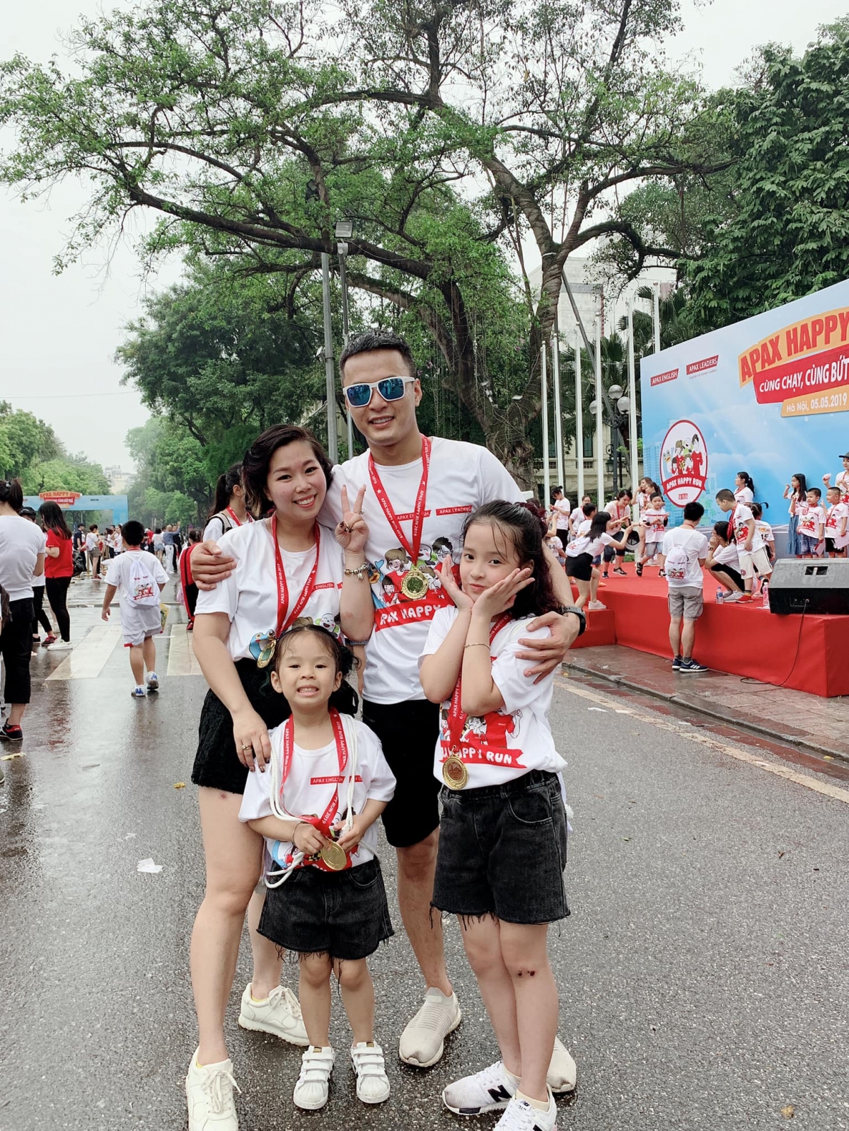 Hôn nhân viên mãn khiến Anh Đào ngày càng đằm thắm hơn./.