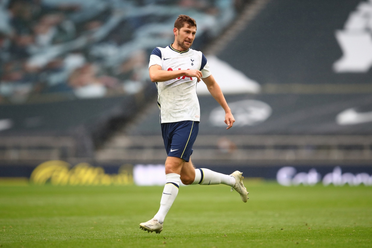 Hậu vệ trái: Ben Davies
