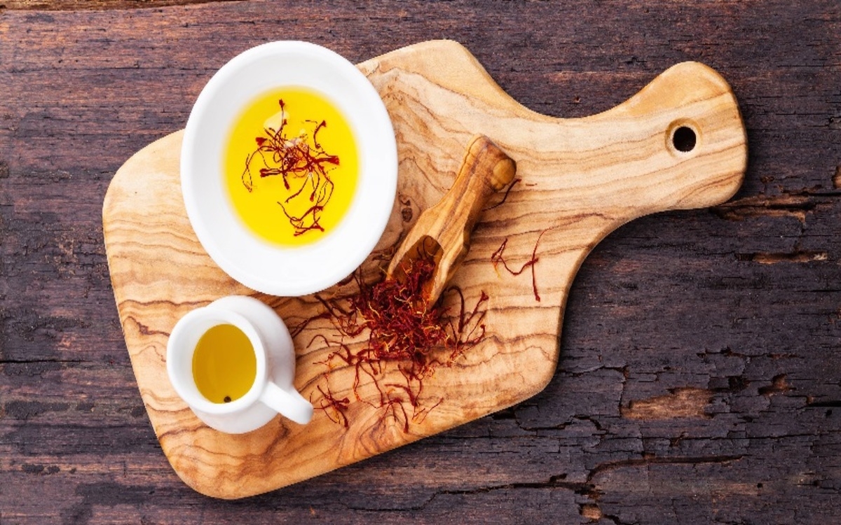 Dầu cây rum thường được dùng để phòng ngừa chứng rụng tóc và hói đầu ở trẻ sơ sinh và trẻ nhỏ.