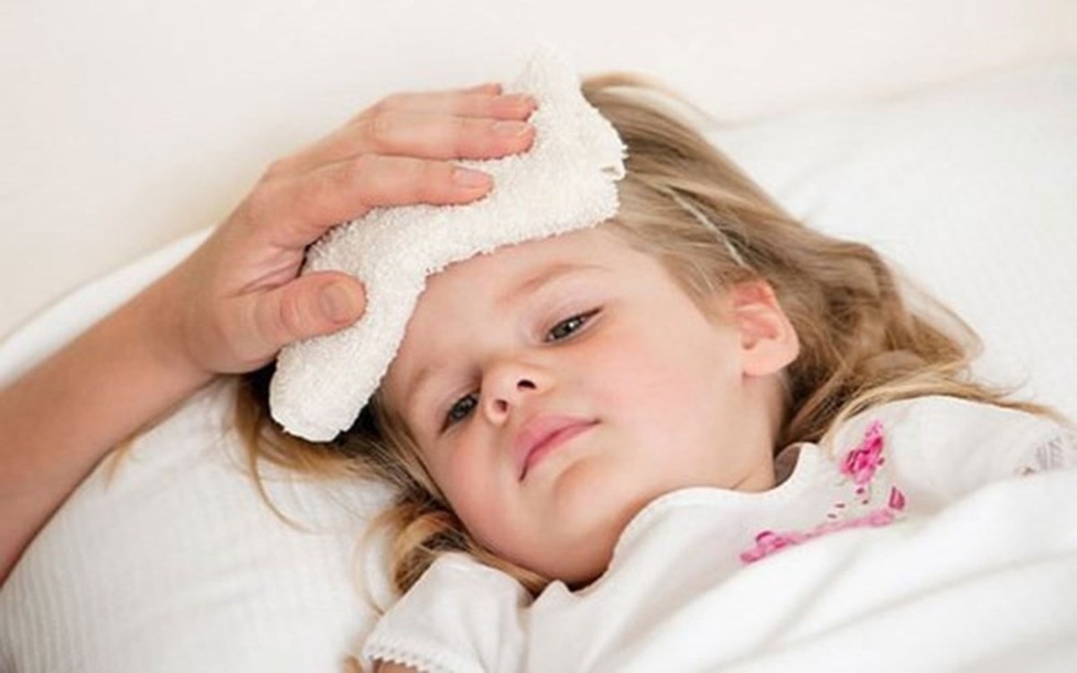 Đừng oán trách bản thân: Trẻ sơ sinh có hệ miễn dịch yếu nên dễ bị bệnh do đó hay san sẻ công việc với người trong gia đình và không tự trách bản thân khi con bị bệnh.