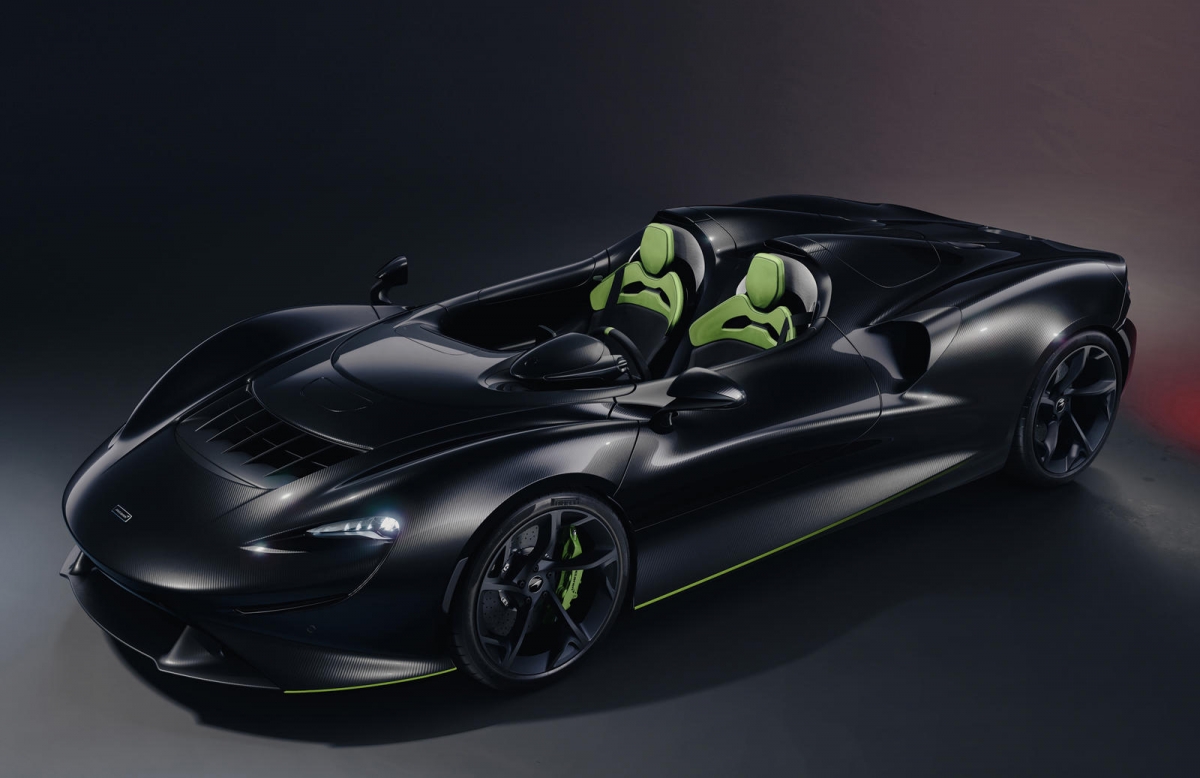 Cùng với đó, McLaren cũng công bố hai kiểu thiết kế phối màu cho Elva, được đặt tên là “Explore” (thám hiểm) và “Timeless” (trường tồn), đi cùng với đó là 12 kiểu phối màu khác nhau.