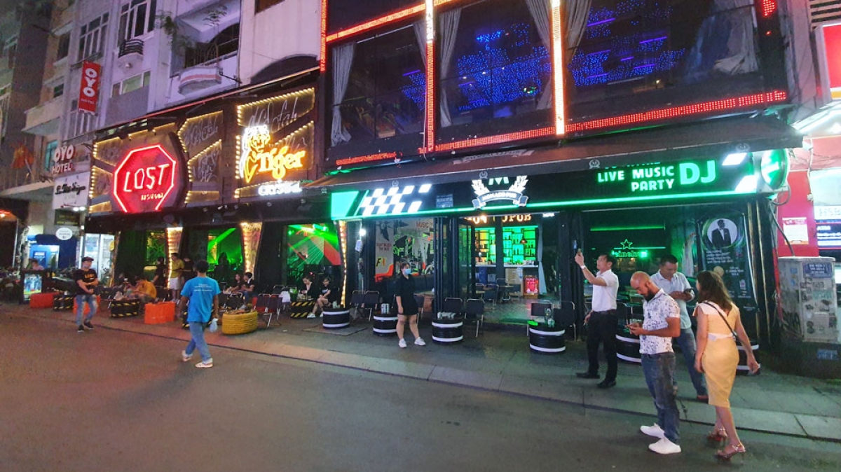 Trái ngược hẳn với vẻ tấp nập, nhộn nhịp thường ngày