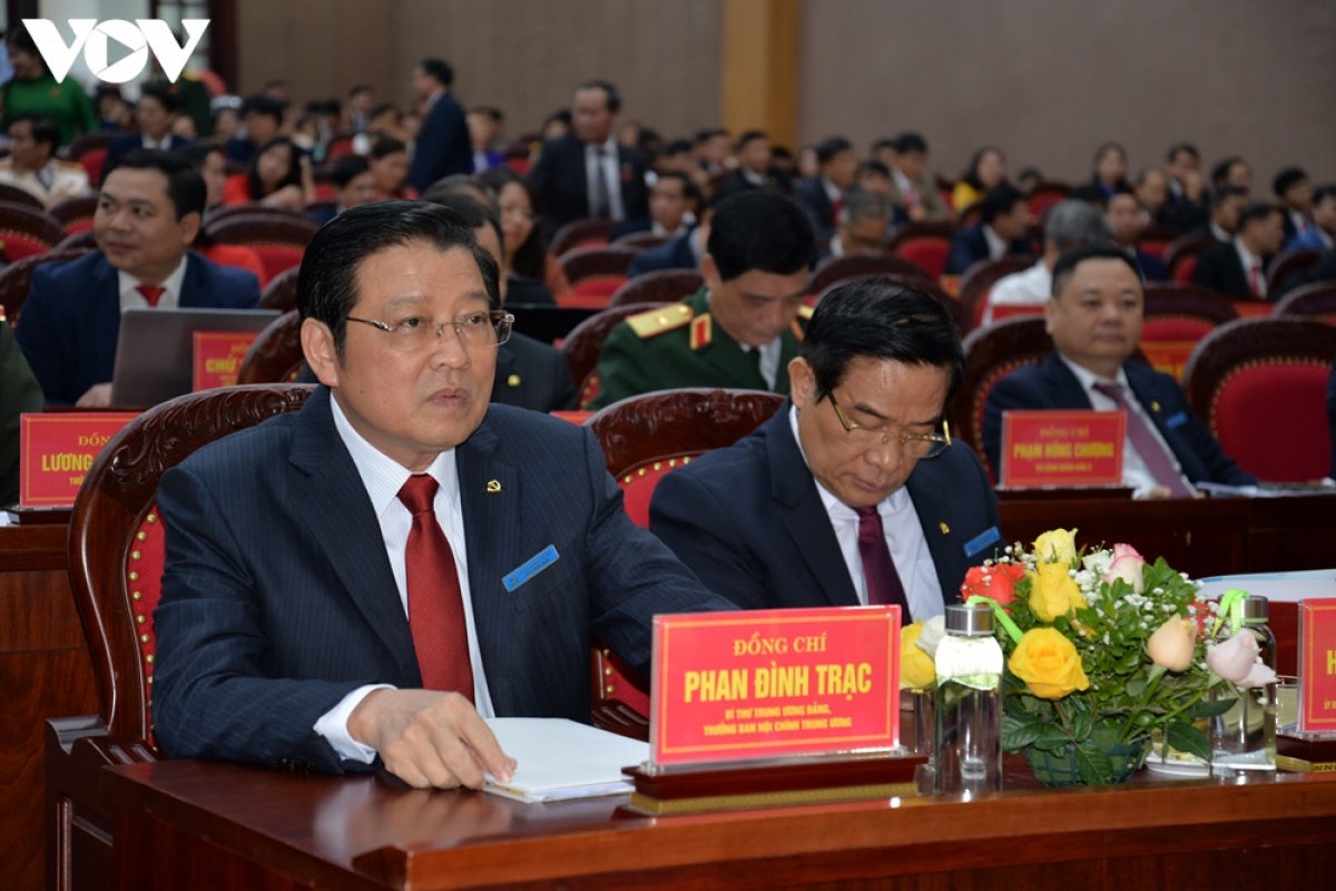 Bí thư Trung ương Đảng, Trưởng Ban Nội chính Trung ương Phan Đình Trạc; Chủ tịch Hội đồng Dân tộc của Quốc hội Hà Ngọc Chiến cùng nhiều lãnh đạo các bộ, ngành trung ương dự phiên khai mạc.