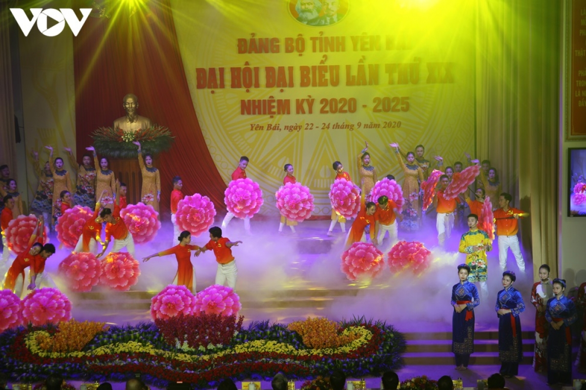 Nhiều tiết mục đặc sắc, tạo không khí tươi vui, phấn khởi hướng về Đại hội