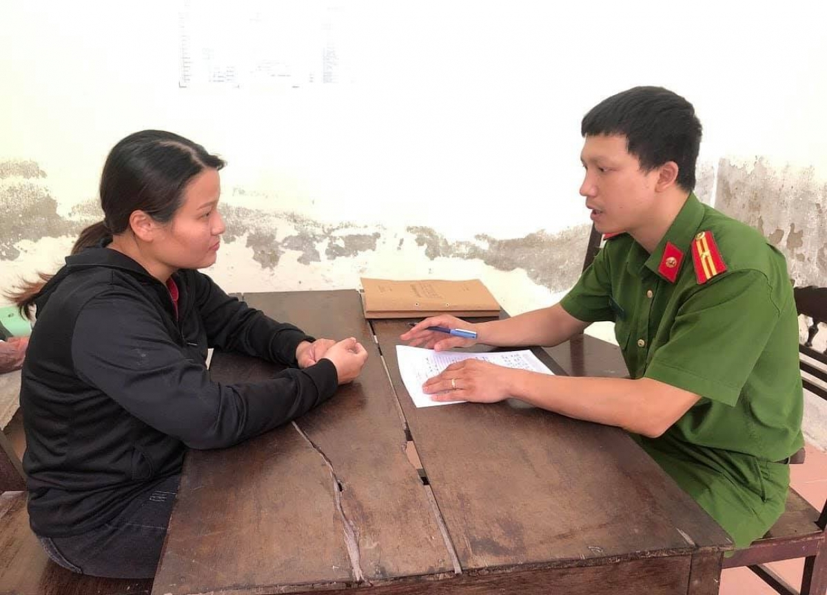 Uông Thị Trang tại cơ quan điều tra.