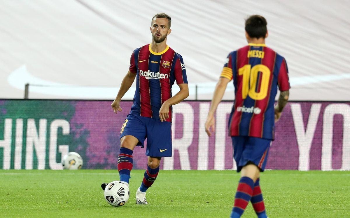 Tân binh Pjanic có khoảng hơn 20 phút cuối trận để thể hiện năng lực.