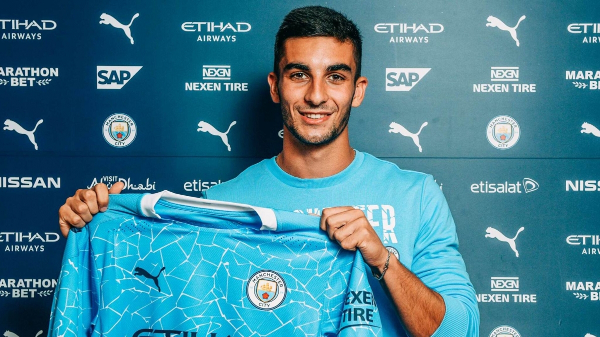 Tiền vệ: Ferran Torres (từ Valencia tới Man City với giá 21 triệu Bảng)