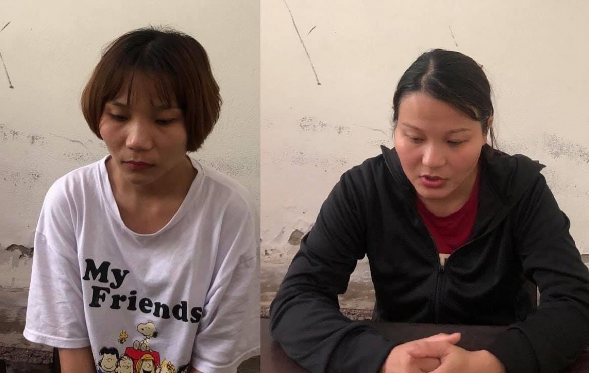 Trang và Mai tại cơ quan điều tra.