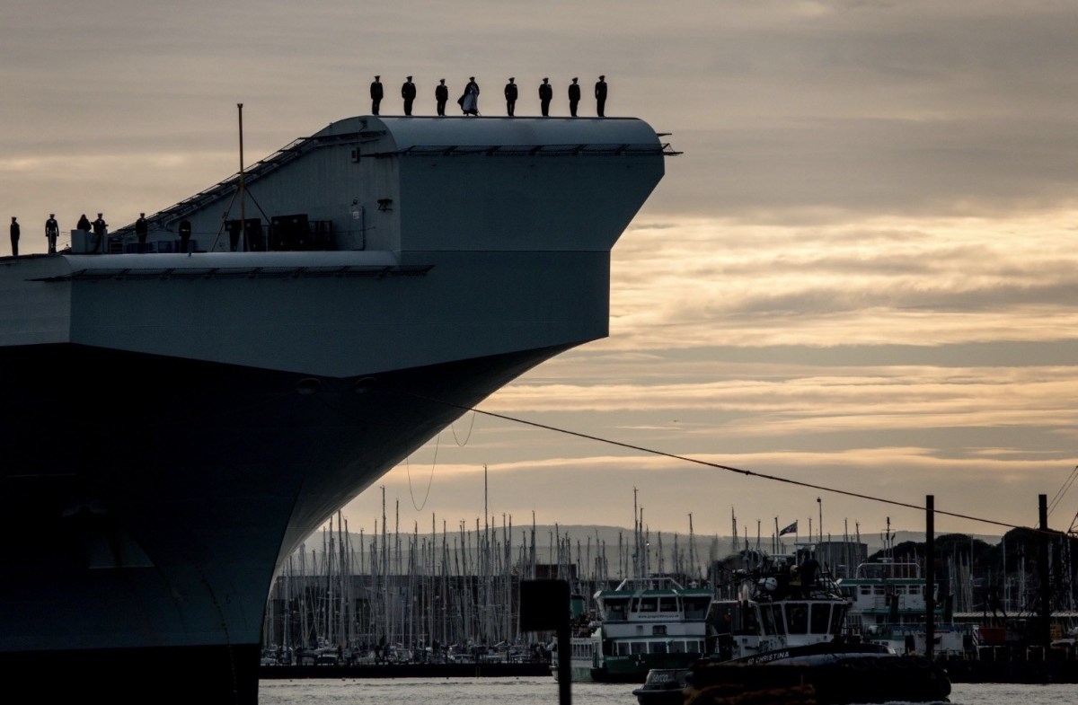 Tàu sân bay Anh HMS Queen Elizabeth. Ảnh: Twitter