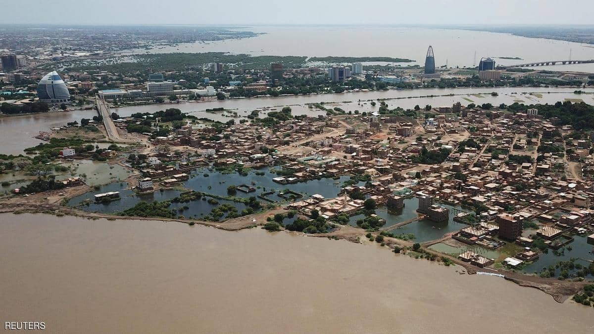 Lũ lụt khiến hàng nghìn người dân Sudan mất nhà ở - Ảnh Reuters