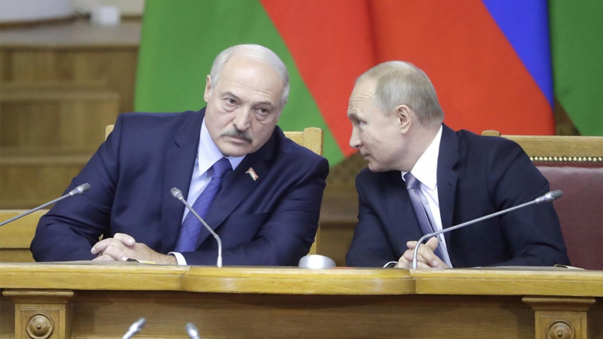 Tổng thống Belarus Alexander Lukashenko và Tổng thống Nga Putin. Ảnh: Moscow Times