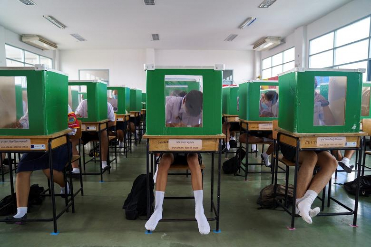 Lớp học ở Thái Lan. Ảnh: Reuters