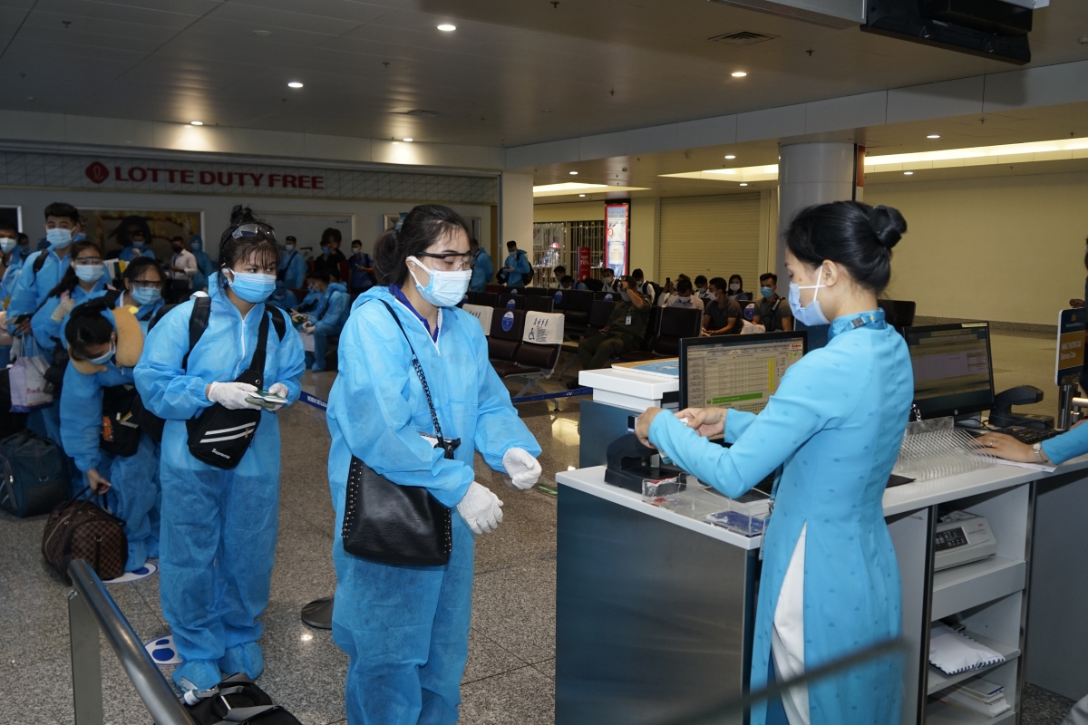 Khách bay thương mại quốc tế đi Narita, Nhật Bản trước đó.