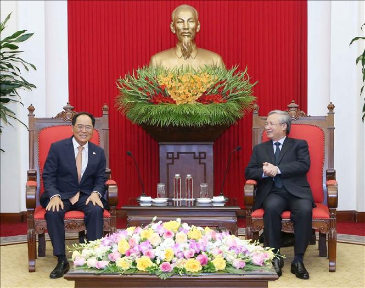 Chiều 21/9, tại Hà Nội, ông Trần Quốc Vượng, Uỷ viên Bộ Chính trị, Thường trực Ban Bí thư tiếp Đại sứ Hàn Quốc tại Việt Nam Park Noh Wan. Ảnh: Phương Hoa/TTXVN