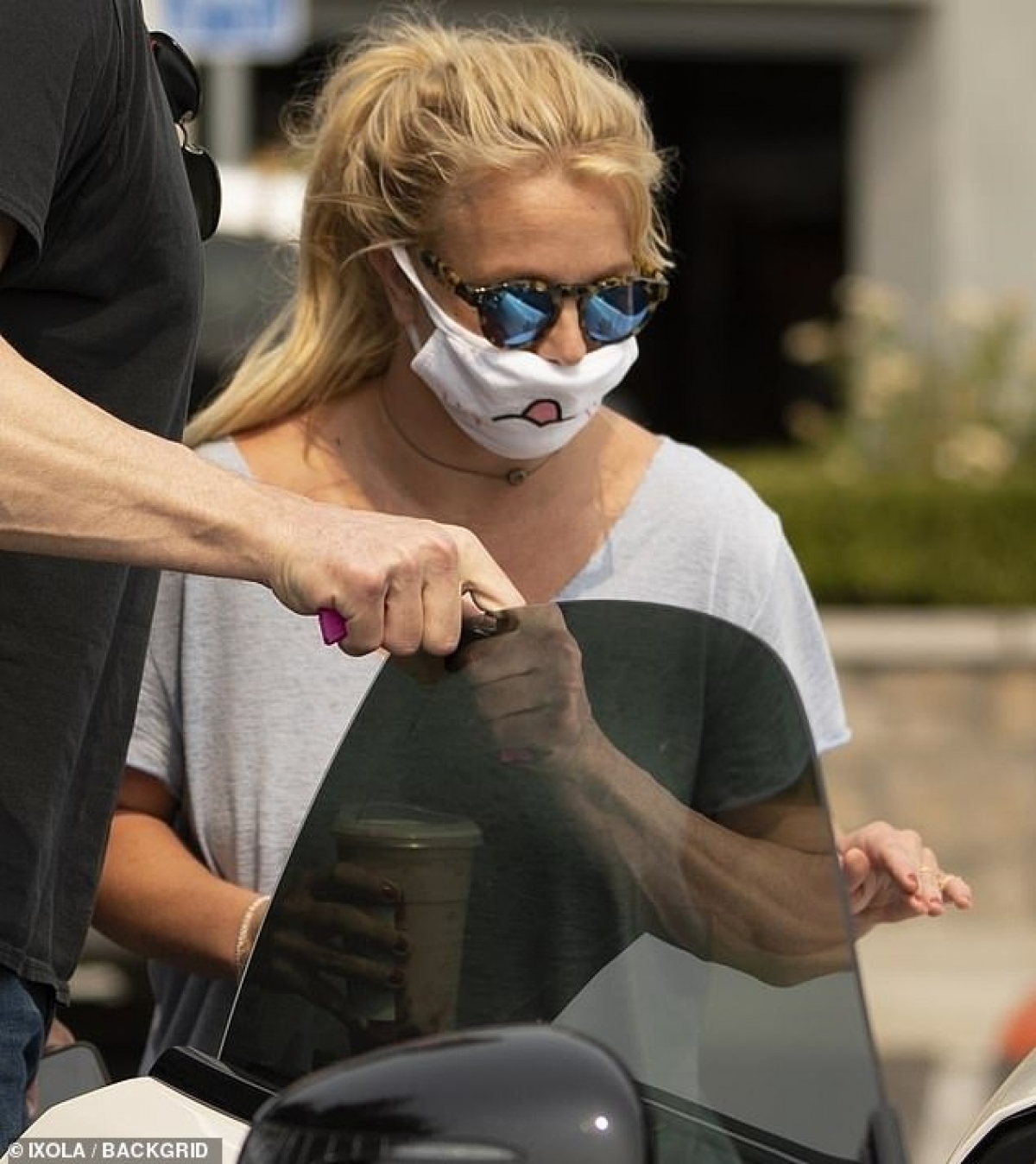 Hiện Britney Spears đang rất hạnh phúc bên tình trẻ Sam Asghari.