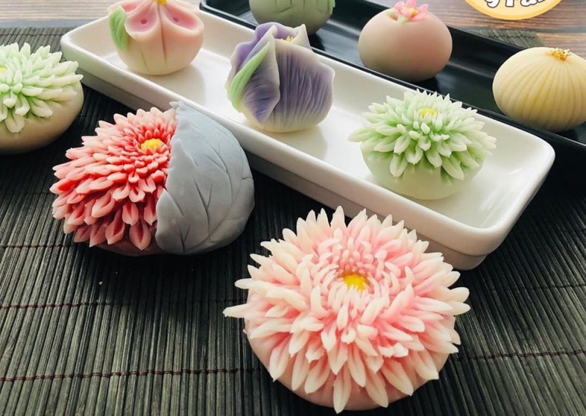 Mỗi chiếc bánh giá khoảng 50.000 đồng. Một set khoảng 6 chiếc có giá 300.000 đồng. (Ảnh: Py Fam)