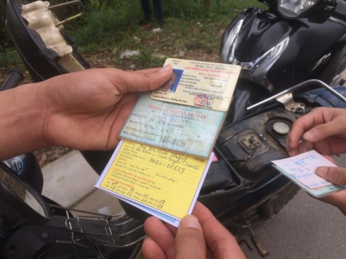 Lực lượng cảnh sát giao thông thực hiện tuần tra kiểm soát điều kiện hoạt động của các phương tiện giao thông. 