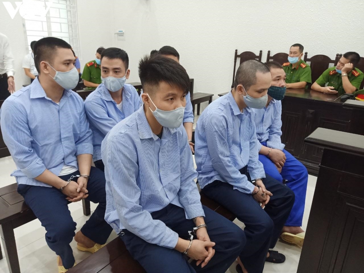 Các bị cáo tại phiên xét xử.
