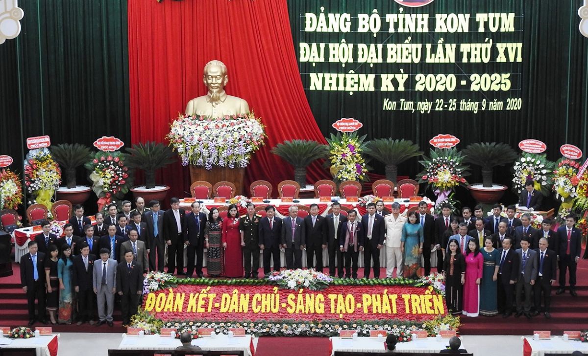 Ban Chấp hành nhiệm kỳ mới ra mắt.