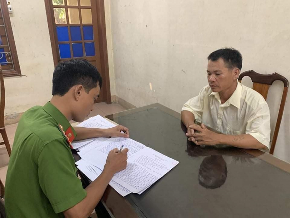 Đối tượng tại cơ quan điều tra (Ảnh: C.A)