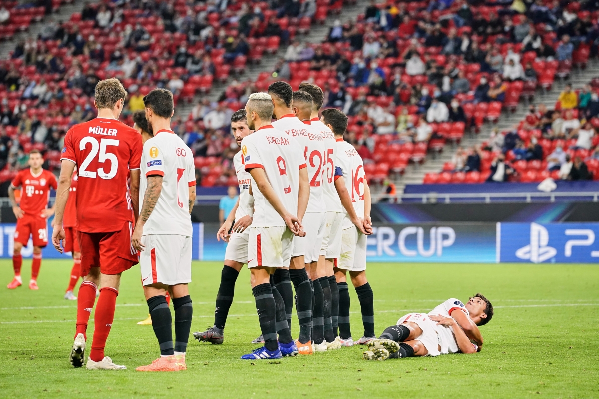 Hai đội đang chơi đôi công hấp dẫn (Ảnh: UEFA).