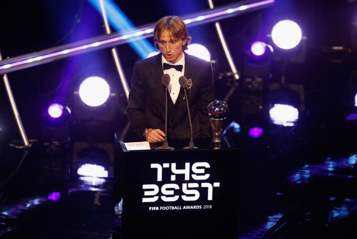 Ngày này 2 năm trước, Modric phá vỡ thế "song hành" của Ronaldo và Messi trong các cuộc đua danh hiệu cá nhân của bóng đá thế giới.