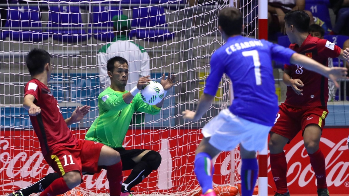 Hình ảnh trận ĐT Futsal Việt Nam gặp ĐT Futsal Italy ở trận đấu cách đây 4 năm. (Ảnh: FIFA).
