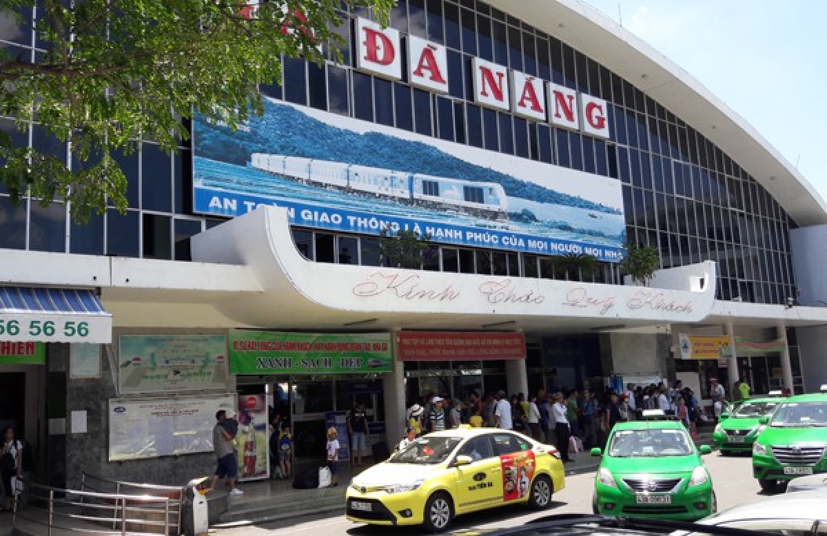 Các phương tiện vận tải hành khách xuất phát từ Đà Nẵng sẽ được dỡ bỏ giãn cách hành khách bắt đầu từ 14 giờ chiều nay (ngày 13/9).