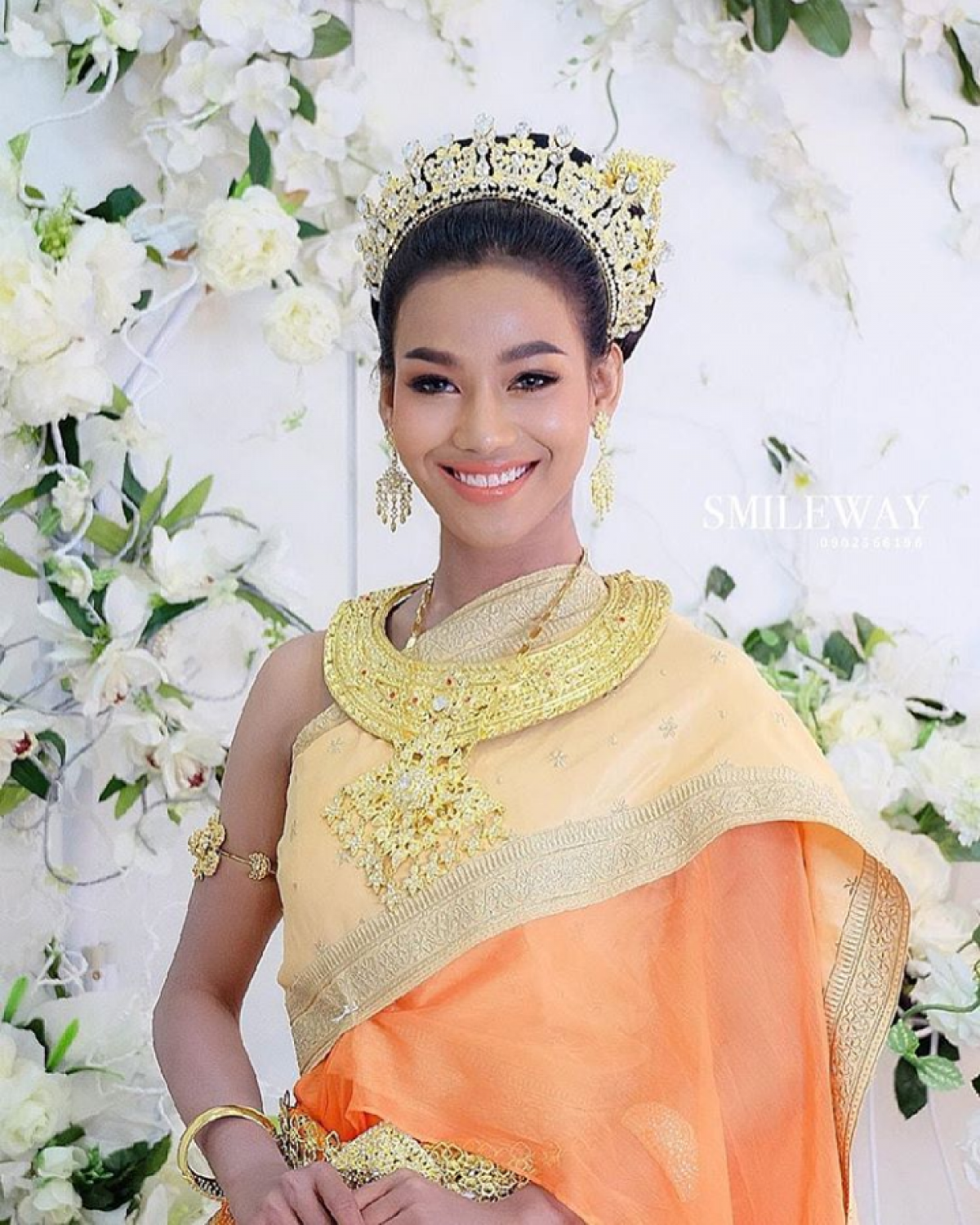 Nhiều chuyên gia sắc đẹp đánh giá cao nhan sắc của cô và mong chờ Chanrarapadit sẽ tỏa sáng trên đấu trường sắc đẹp quốc tế.