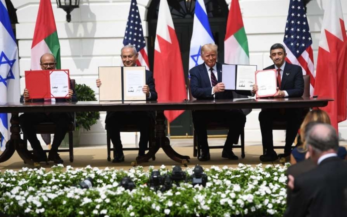 Thủ tướng Israel ký thỏa thuận hòa bình đồng thời với UAE và Bahrain. Ảnh: AFP.