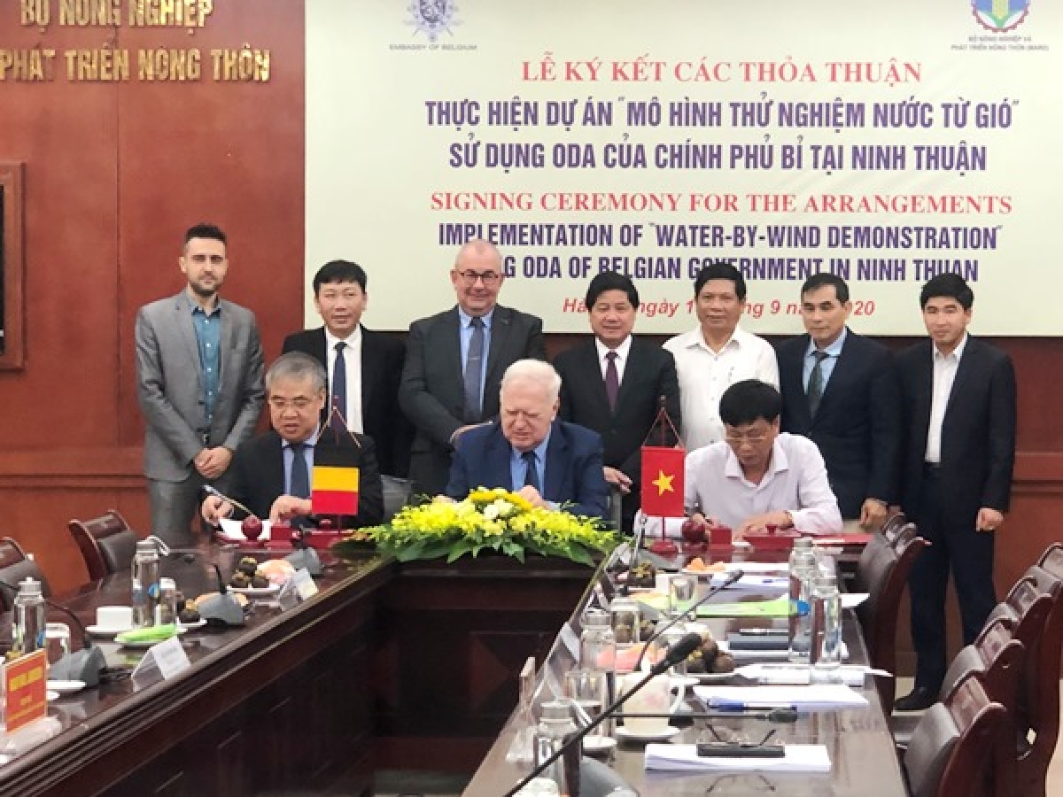 Lễ ký kết.