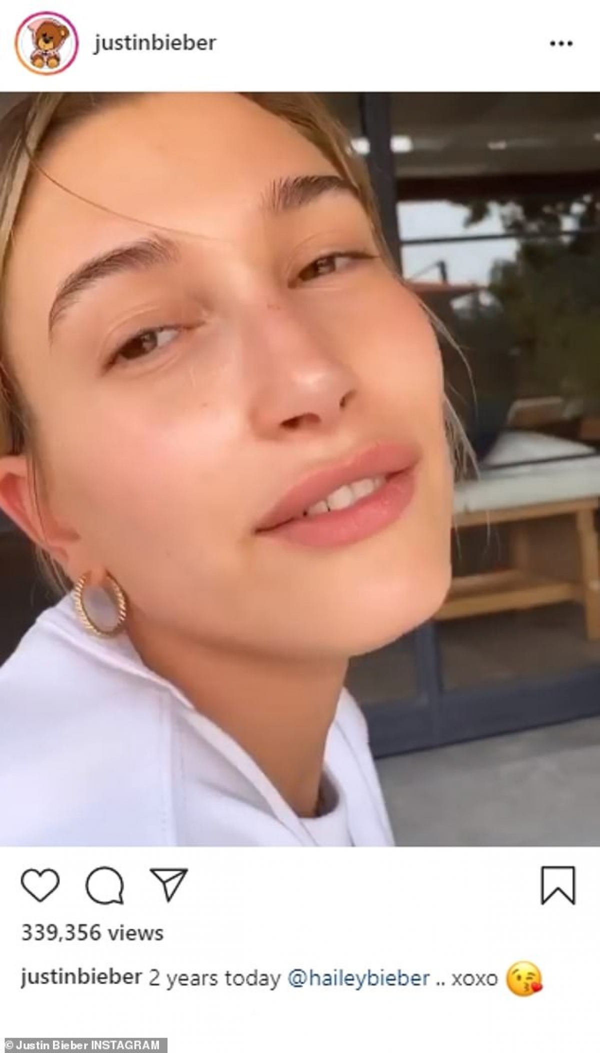 Tháng 9/2018, Justin và Hailey bí mật đi đăng ký kết hôn tại tòa án ở New York, chỉ sau hai tháng đính hôn. Một năm sau đó, cả hai tổ chức lễ cưới xa hoa tại một resort ở Nam Carolina./.