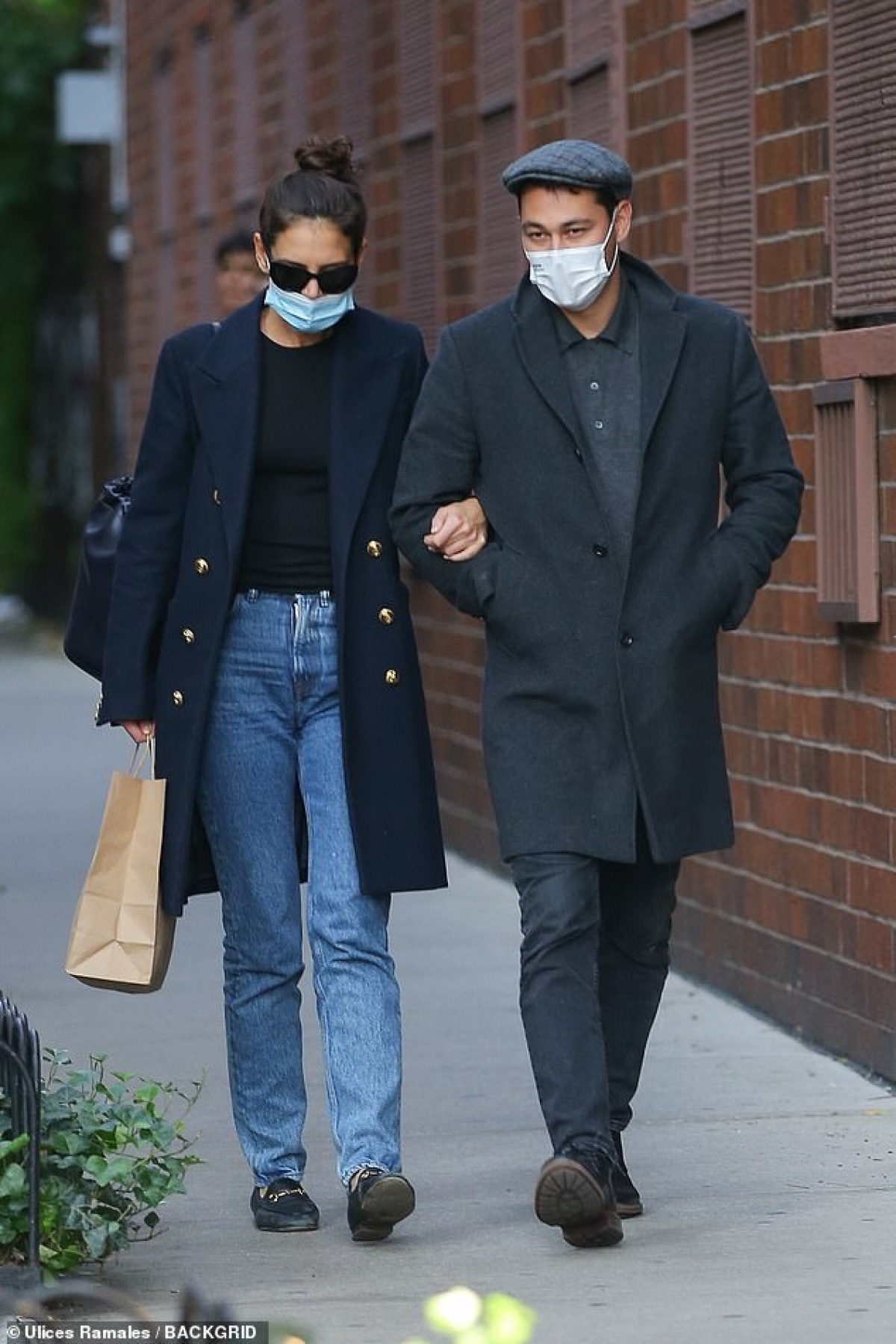Trong thời điểm này, Katie Holmes gây chú ý khi công khai hẹn hò cùng bạn trai mới Emilio Vitolo.