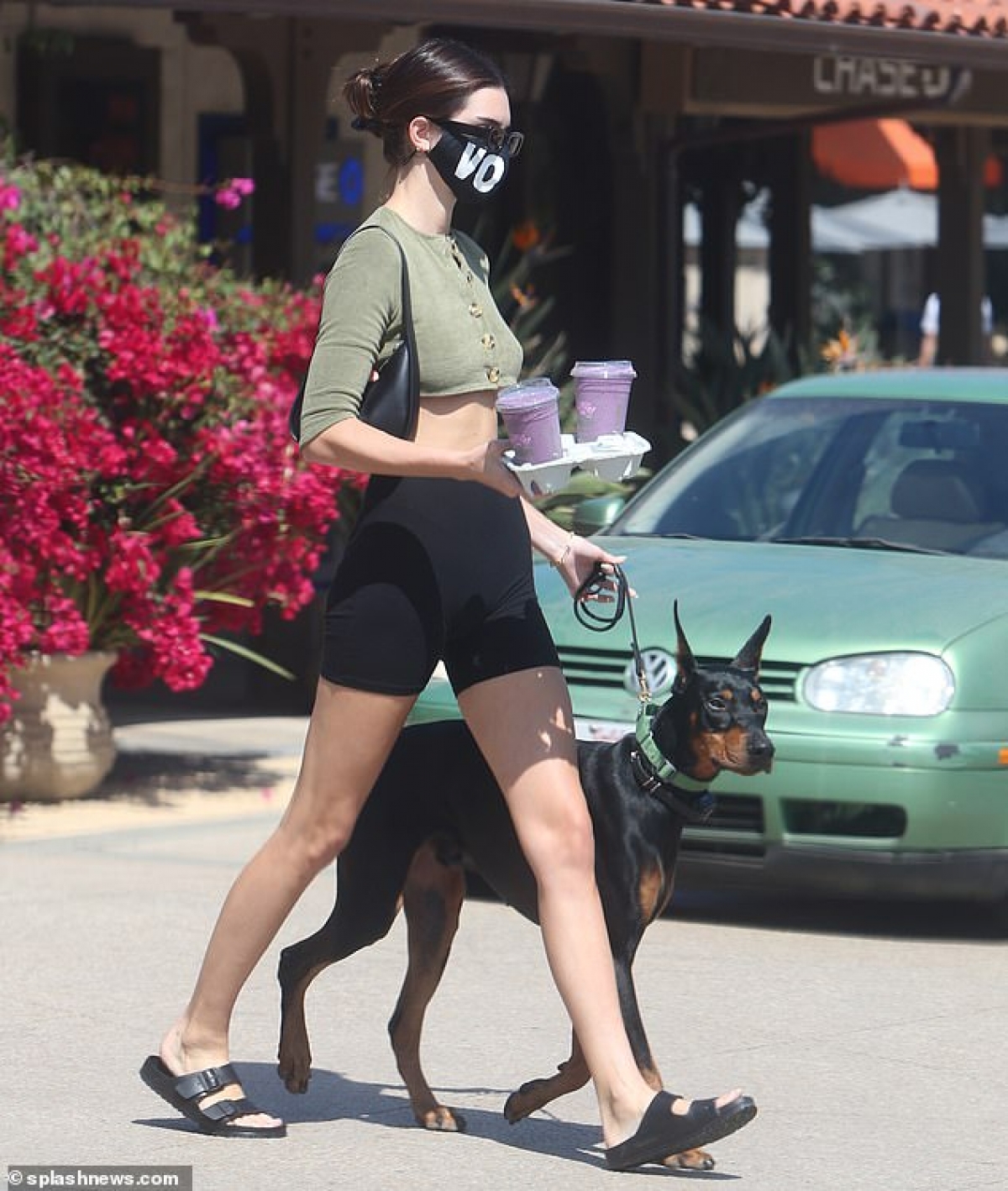Bạn trai mới của Kendall Jenner khá thoải mái và tôn trọng các mối quan hệ trong quá khứ của bạn gái.