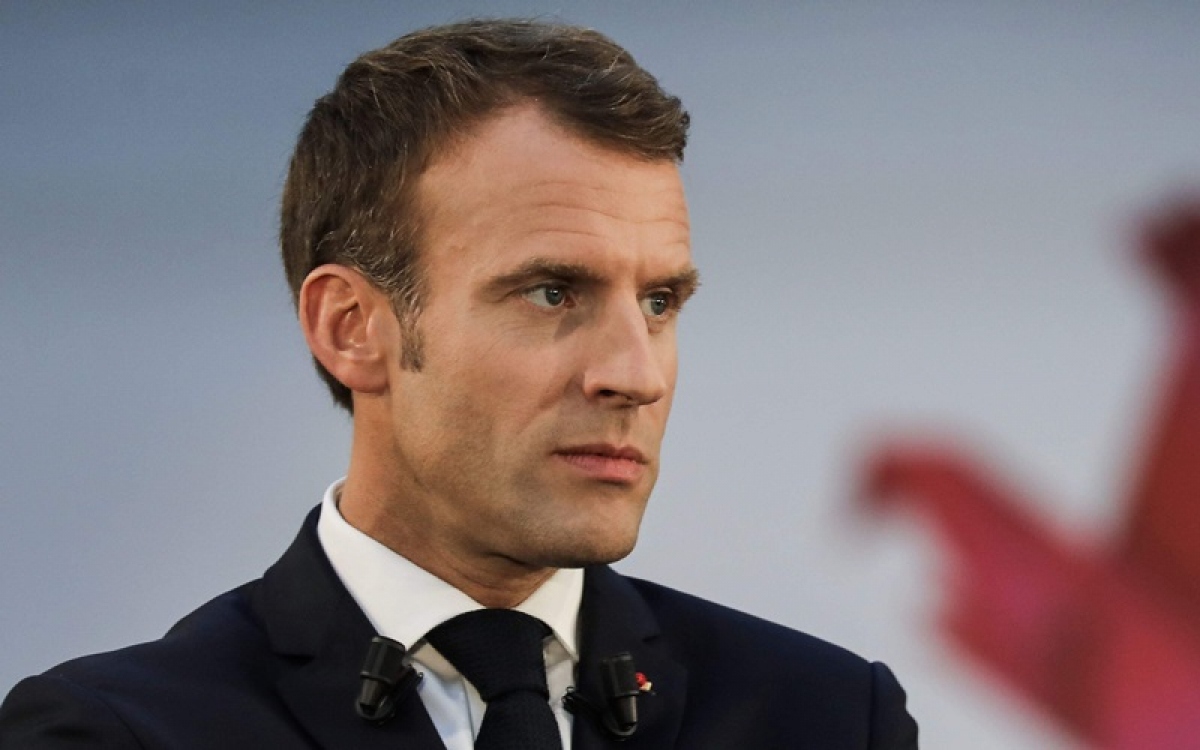 macron -kafkadesk.jpg