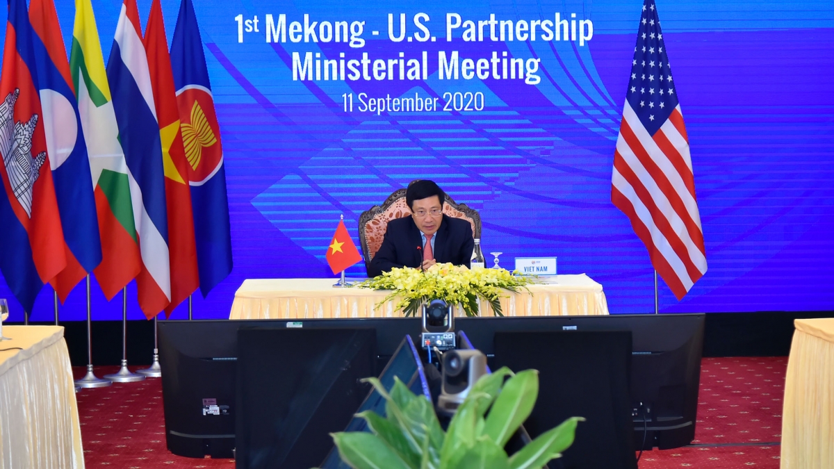 Phó Thủ tướng, Bộ trưởng Ngoại giao Phạm Bình Minh phát biểu tại hội nghị.
