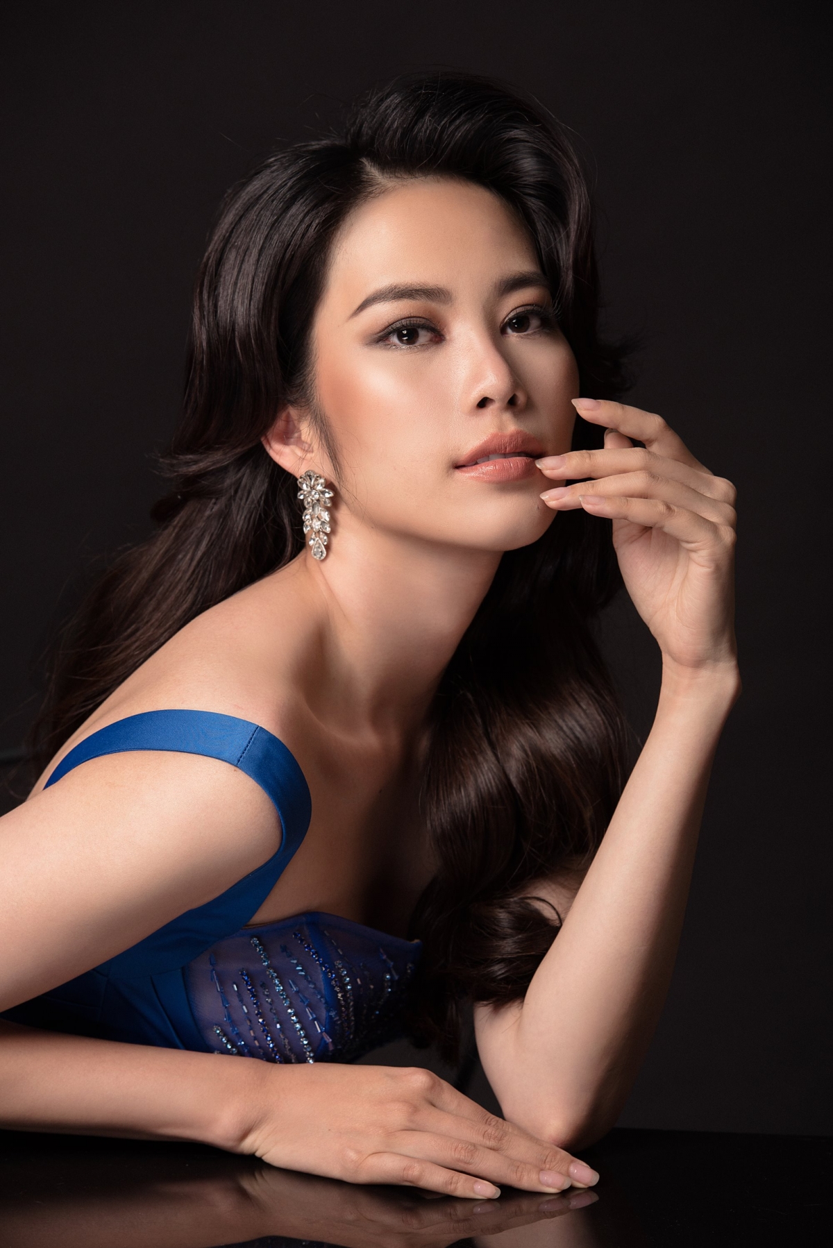 Suốt thời gian qua, người đẹp phải cố gắng sống và chữa trị bệnh. Bên cạnh đó cũng vì có những căn bệnh liên quan đến sức khoẻ khiến Nam Em không tự tin xuất hiện trước công chúng.