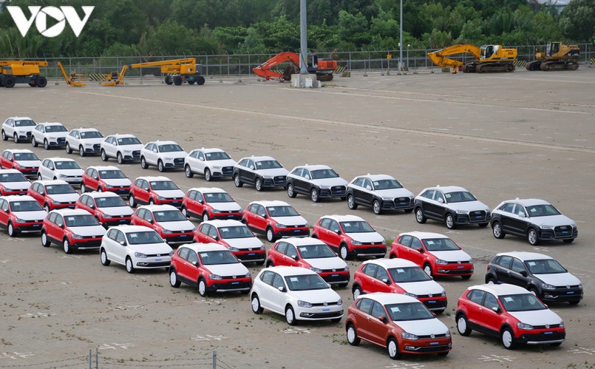 Hiện tại, xe lắp ráp trong nước đang "áp đảo" dòng xe nhập khẩu do được giảm 50% phí trước bạ.