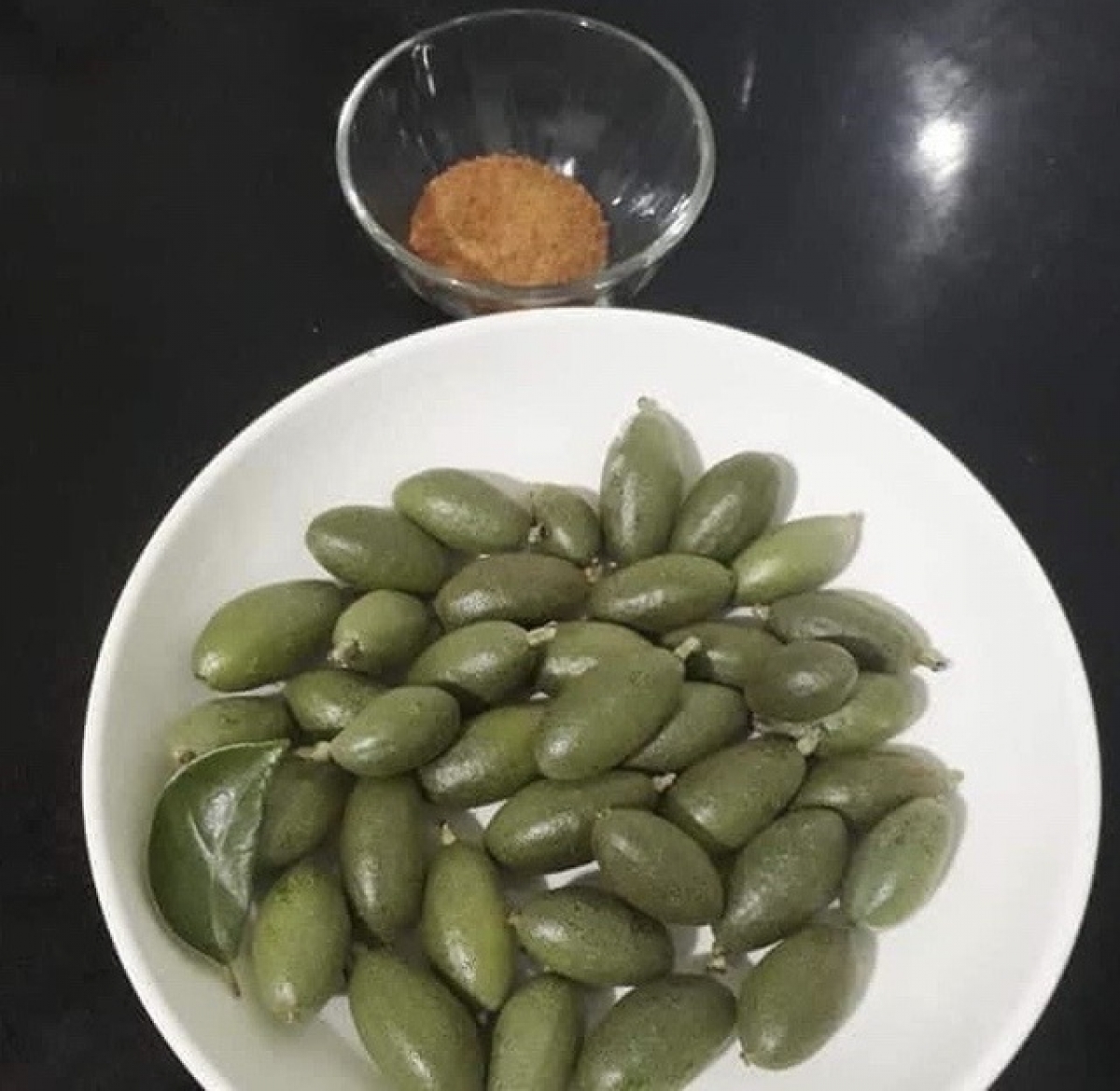 Nhót bao tử Đà Lạt là vụ trái mùa, thường cho thu hoạch vào tháng 8.