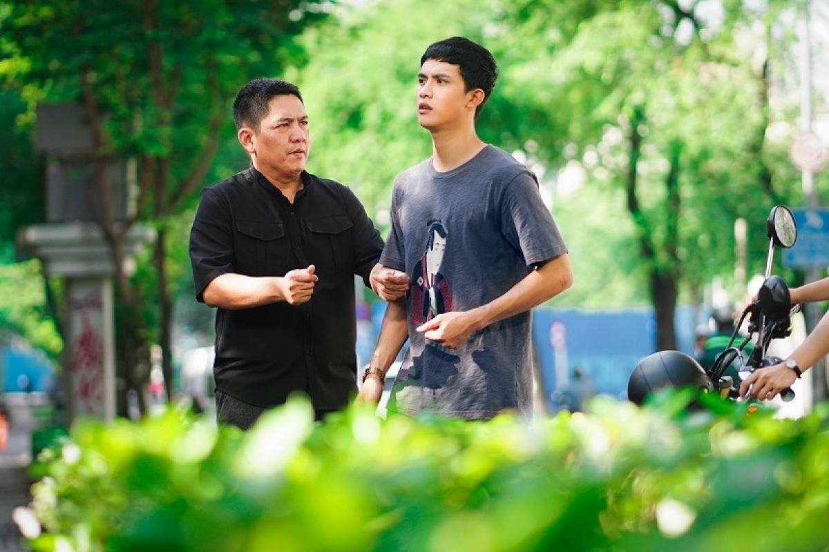 Đạo diễn Đức Thịnh chỉ đạo diễn xuất cho Trần Ngọc Vàng.